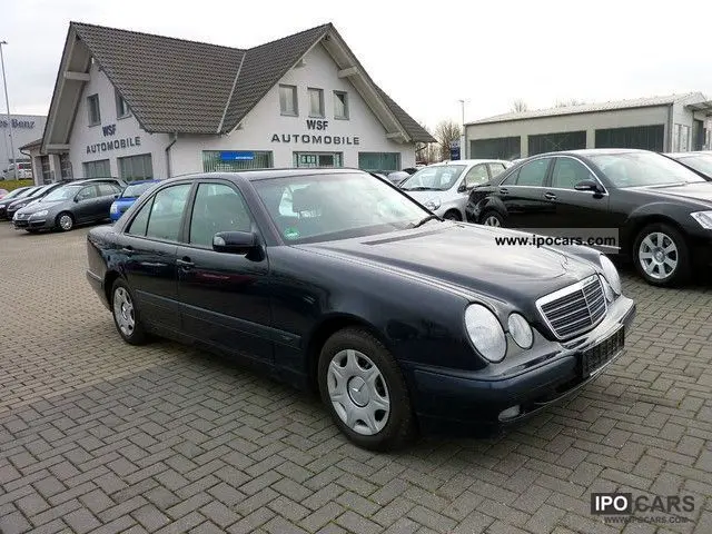 Mercedes-Benz  E 240 Classic 1