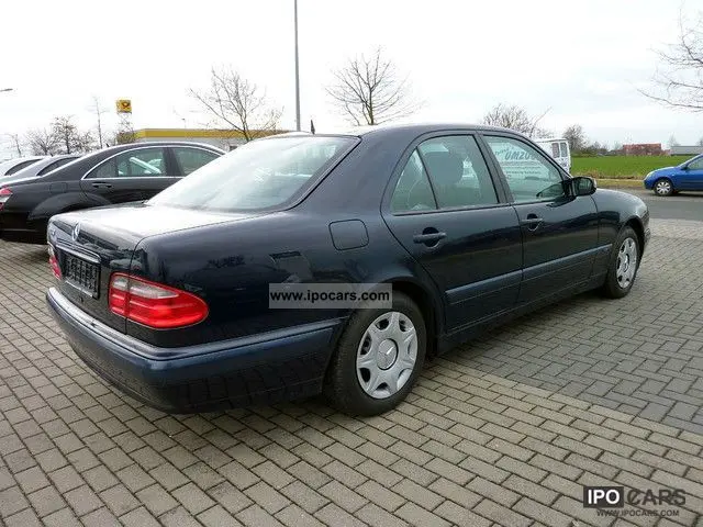 Mercedes-Benz  E 240 Classic 4