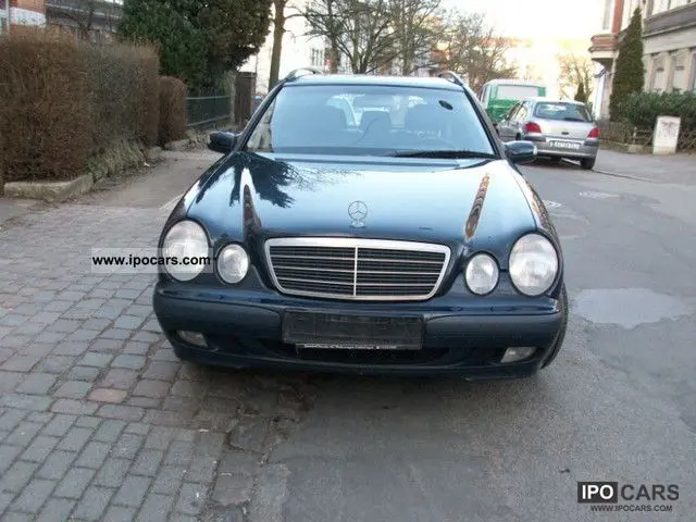 Mercedes-Benz  E 240 Classic 6