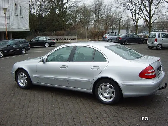 Mercedes-Benz  E 240 Classic 5
