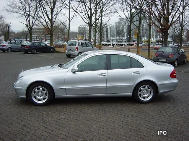 Mercedes-Benz  E 240 Classic 6