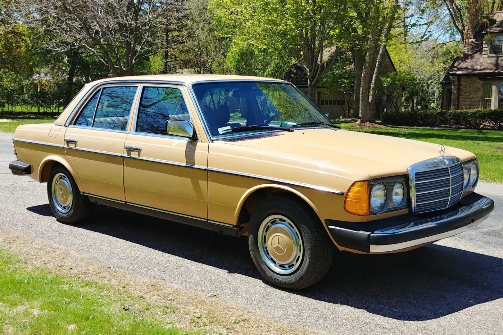 Mercedes-Benz  E 240 D 2