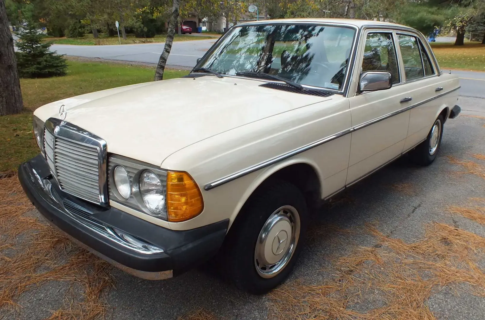 Mercedes-Benz  E 240 D 4