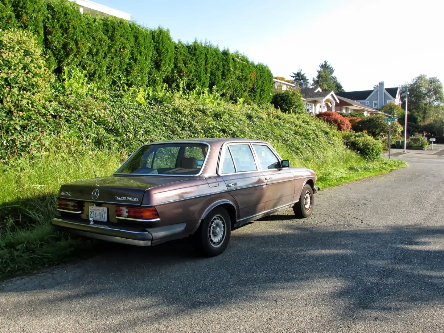 Mercedes-Benz  E 240 D 3