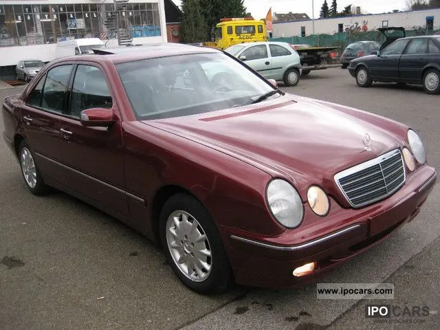 Mercedes-Benz  E 240 Elegance 3