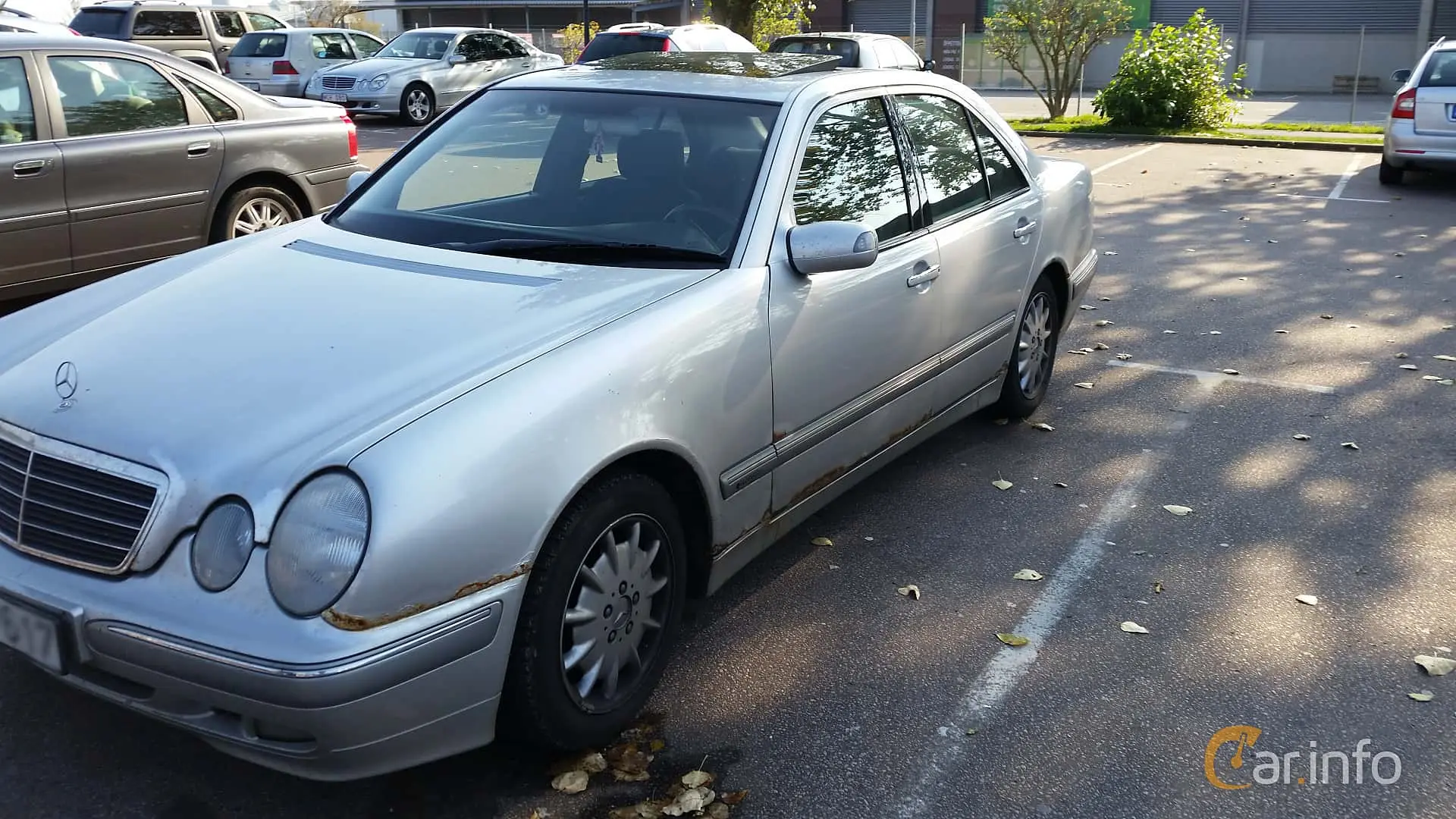 Mercedes-Benz  E 240 Elegance 7