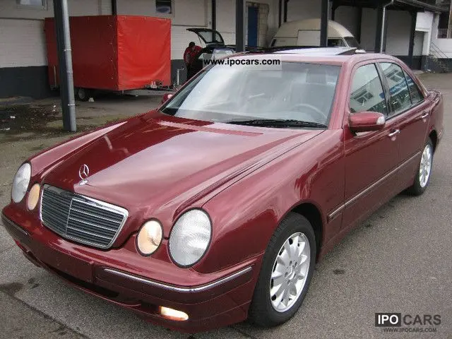 Mercedes-Benz  E 240 Elegance 7