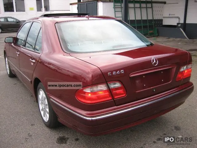 Mercedes-Benz  E 240 Elegance 7