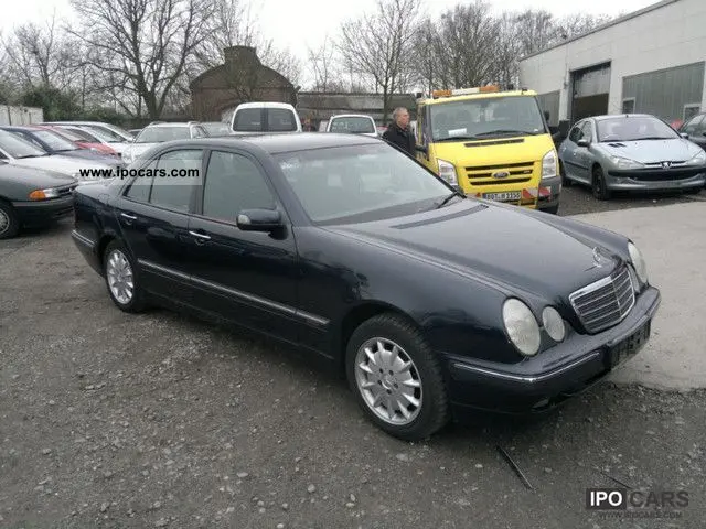 Mercedes-Benz  E 240 Elegance 1