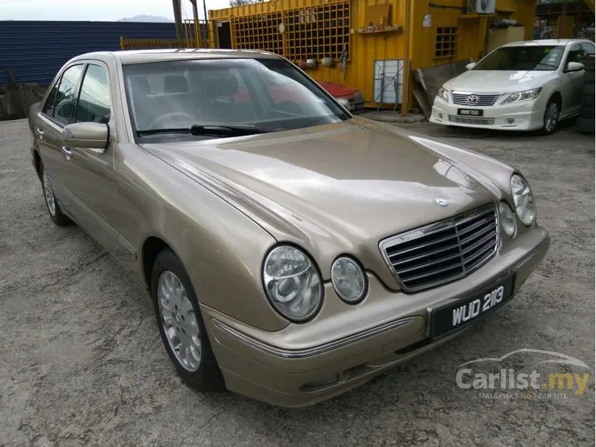 Mercedes-Benz  E 240 Elegance 6