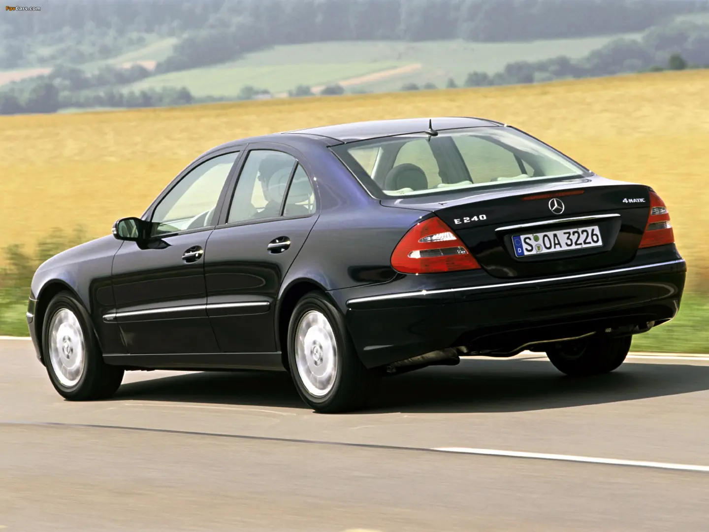 Mercedes-Benz  E 240 Elegance 4