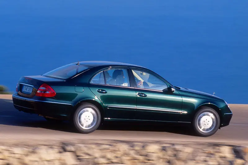 Mercedes-Benz  E 240 Elegance 7