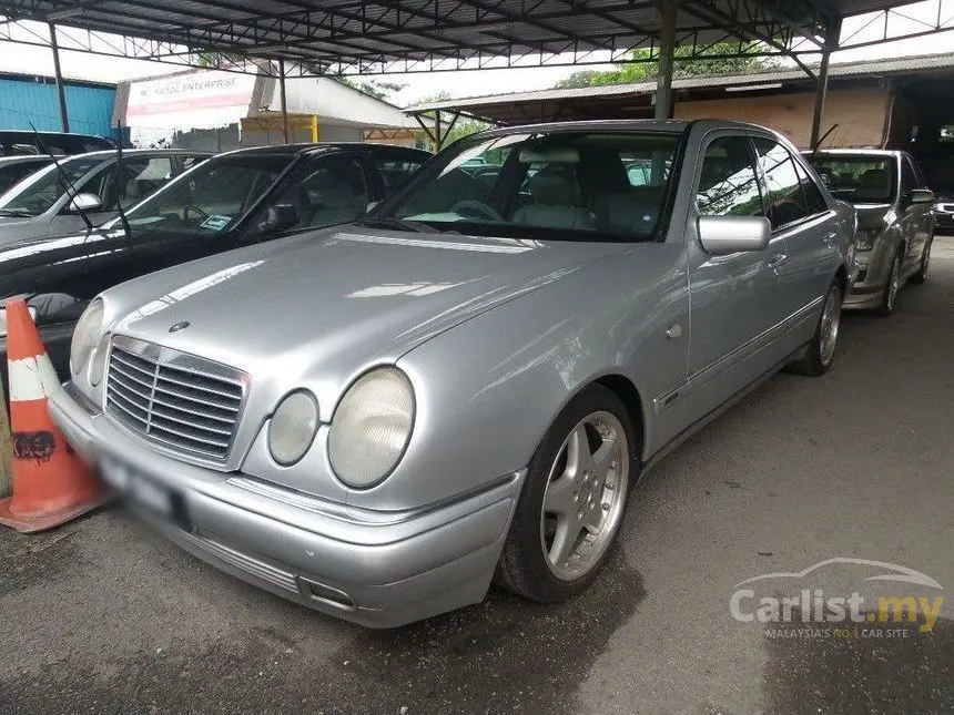 Mercedes-Benz  E 240 Elegance 4
