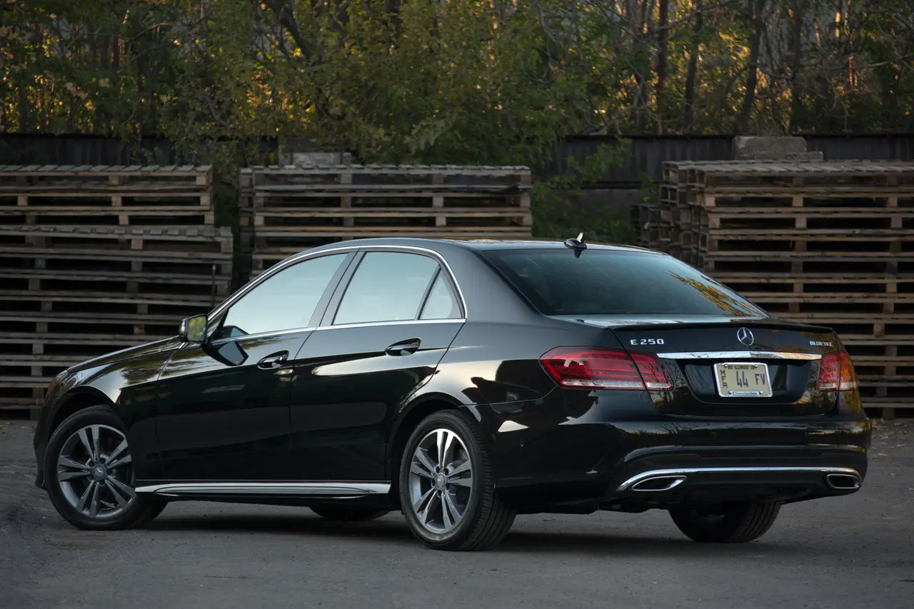 Mercedes-Benz  E 250 BlueTEC 4Matic Elite 3