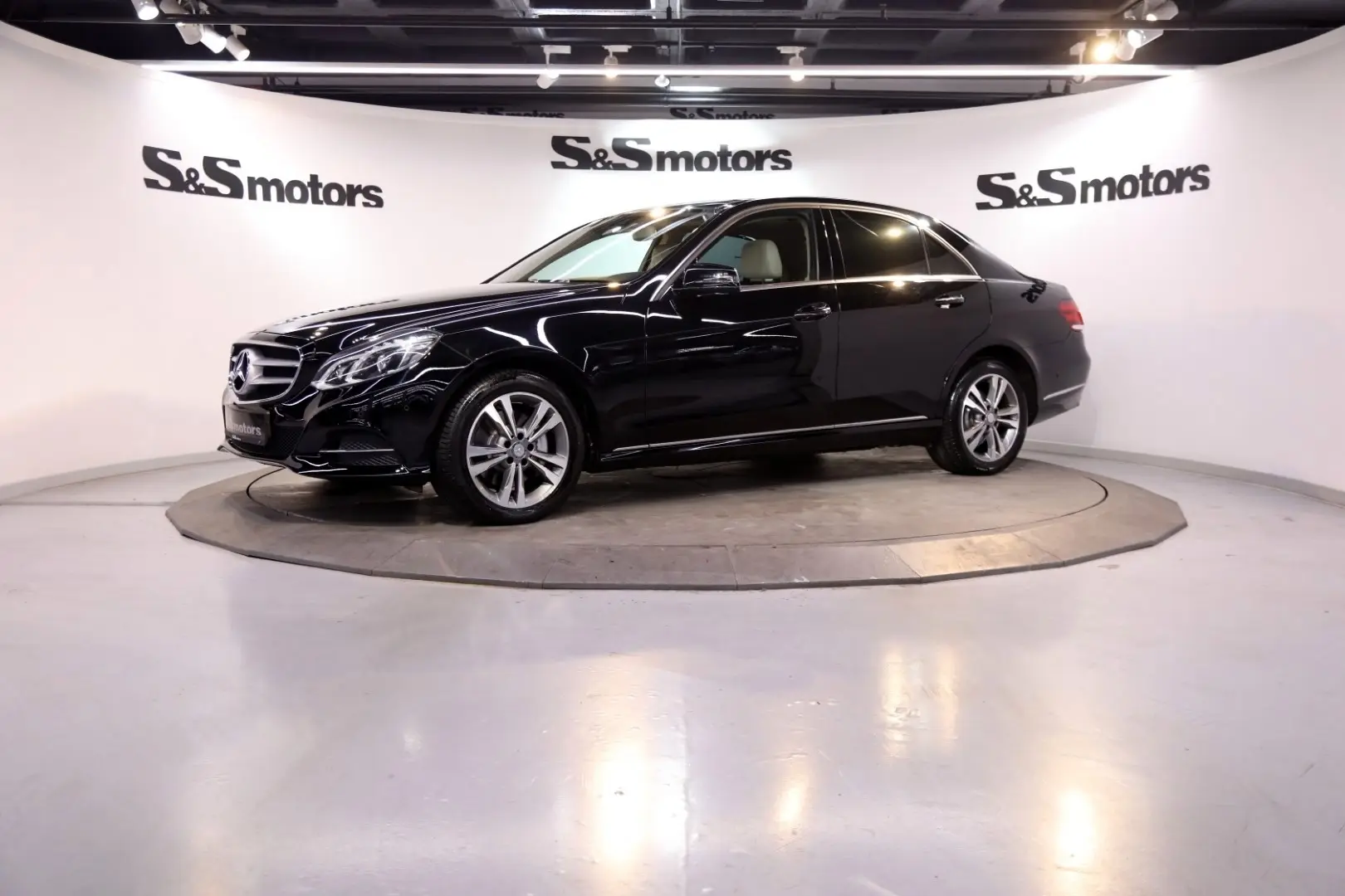 Mercedes-Benz  E 250 CDI 4Matic Premium 5
