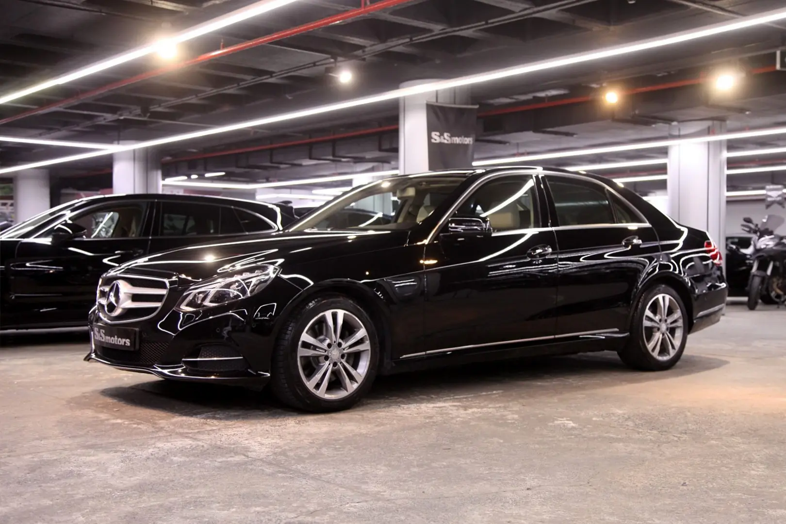 Mercedes-Benz  E 250 CDI 4Matic Premium 6
