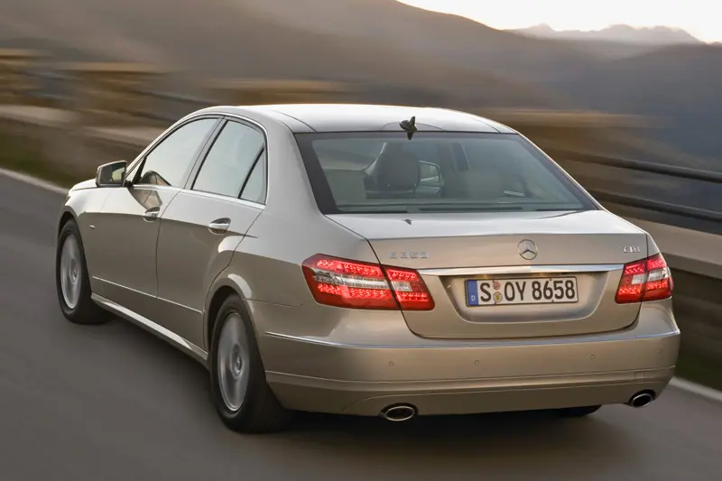 Mercedes-Benz  E 250 CGI Premium 6