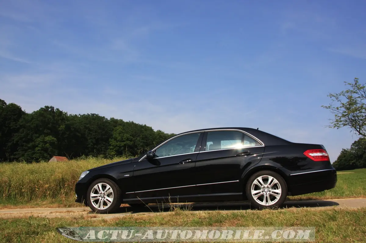 Mercedes-Benz  E 250 CDI BlueEFFICIENCY Elegance 7G-Tronic 7