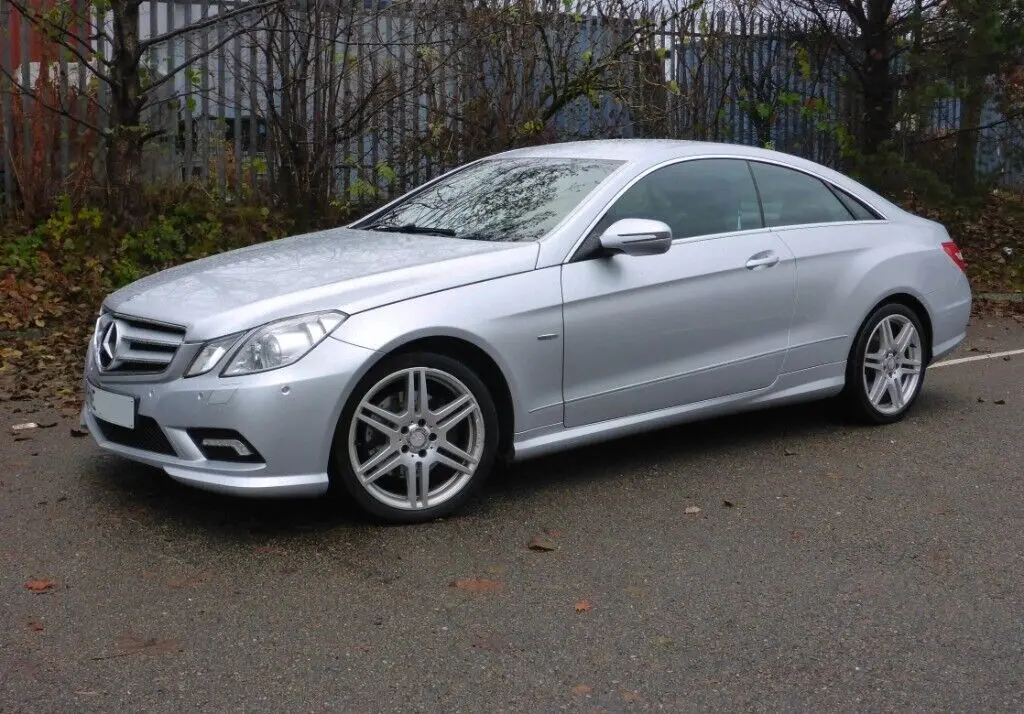 Mercedes-Benz  E 250 CDI BlueEFFICIENCY Elegance 7G-Tronic 4