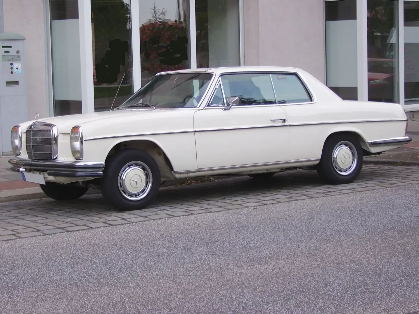 Mercedes-Benz  E 250 CE 0