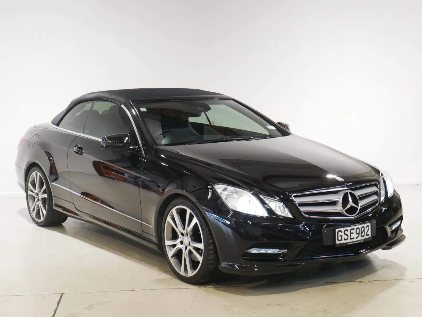 Mercedes-Benz  E 250 CGI 2