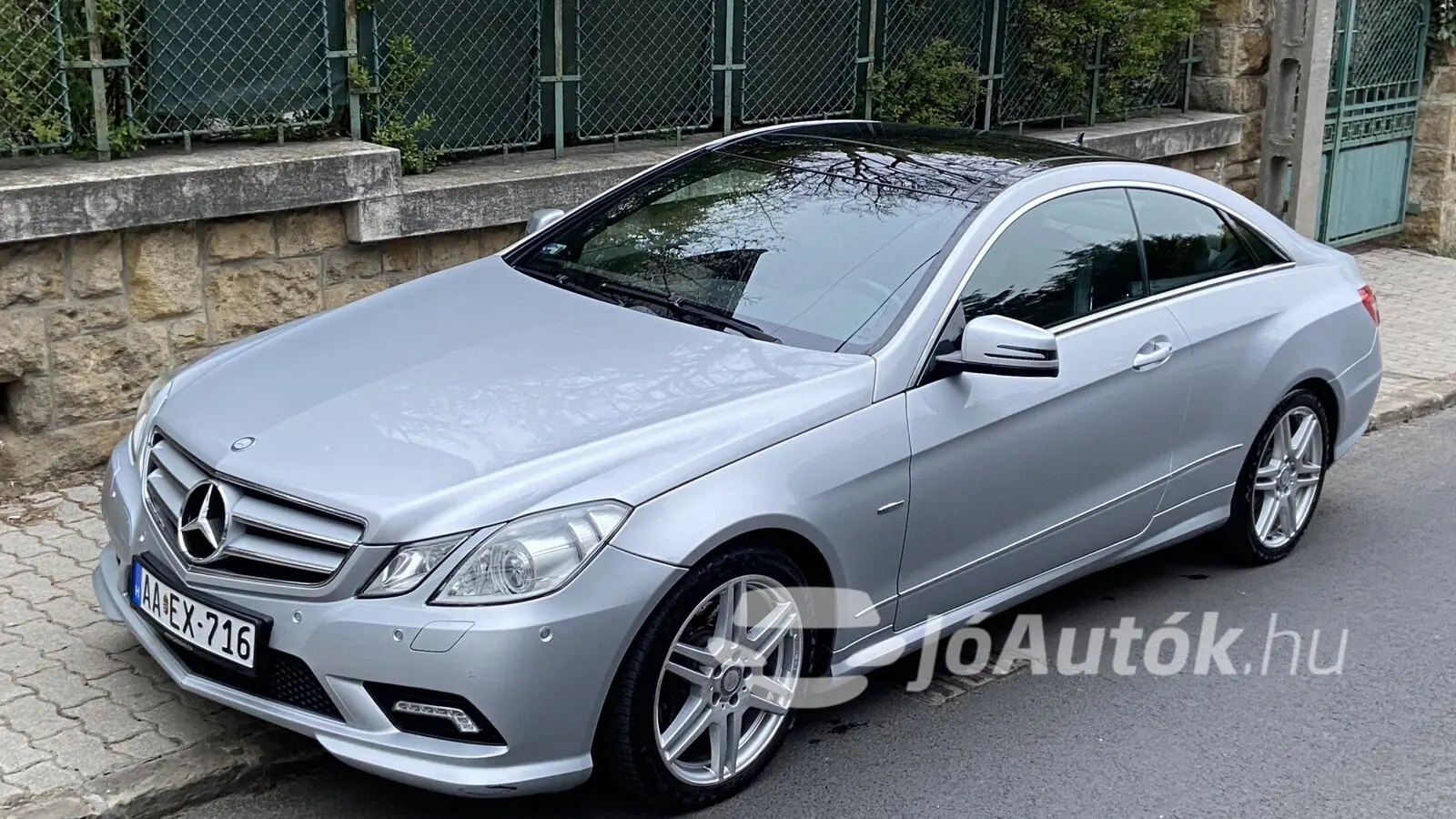 Mercedes-Benz  E 250 CGI BlueEFFICIENCY Avantgarde 7G-Tronic 5
