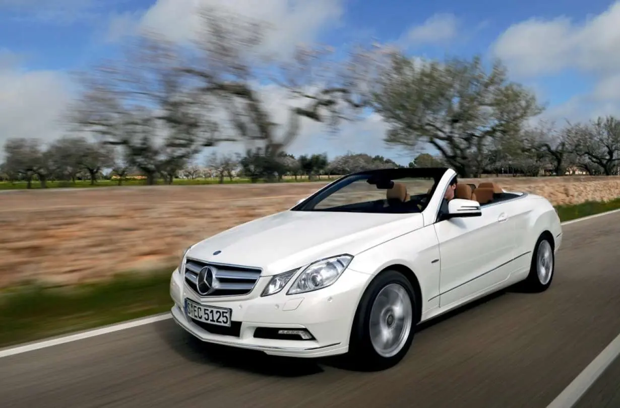 Mercedes-Benz  E 250 CGI BlueEFFICIENCY Dynamic 4