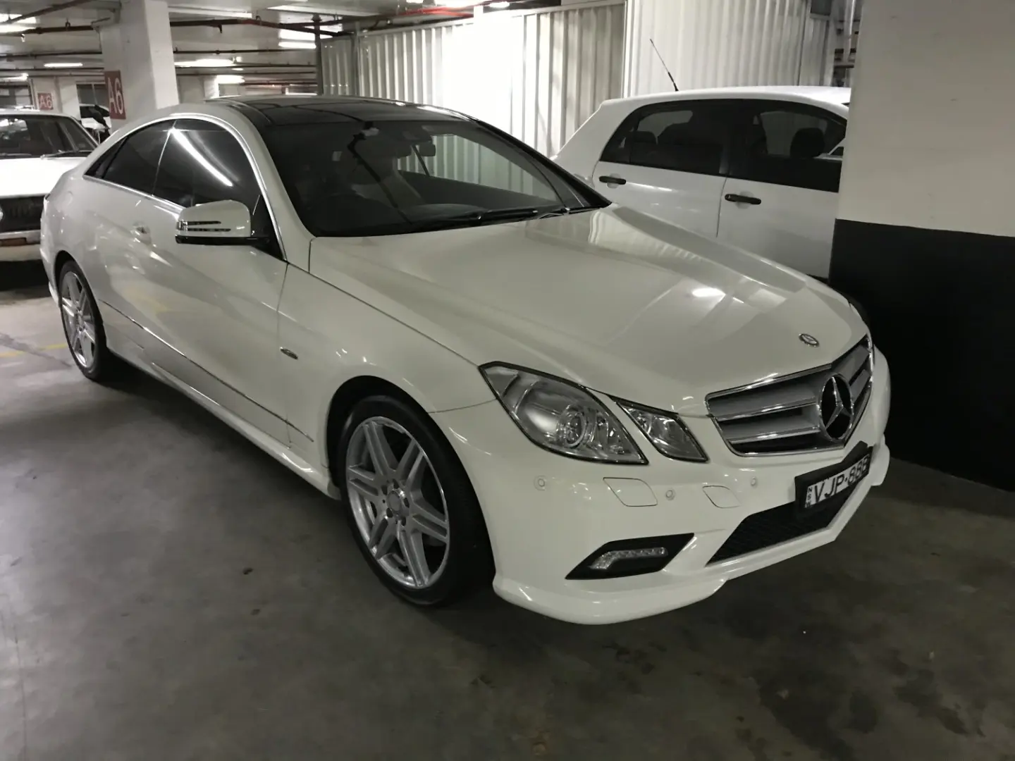 Mercedes-Benz  E 250 CGI Elegance 2