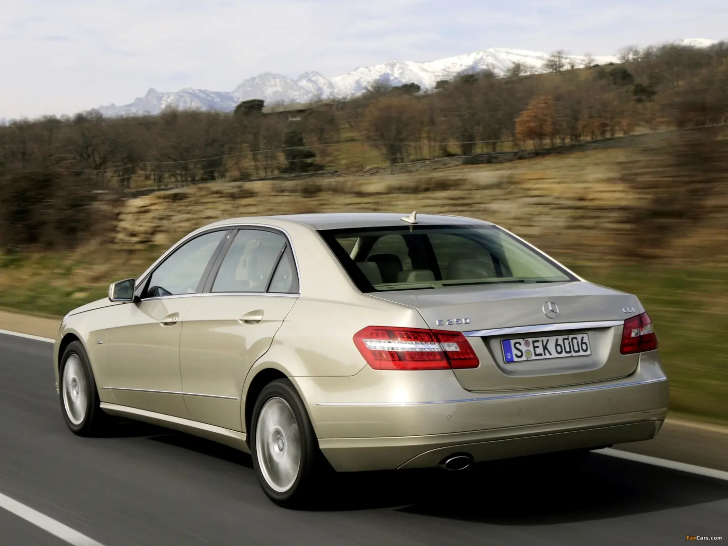 Mercedes-Benz  E 250 CGI Premium 1