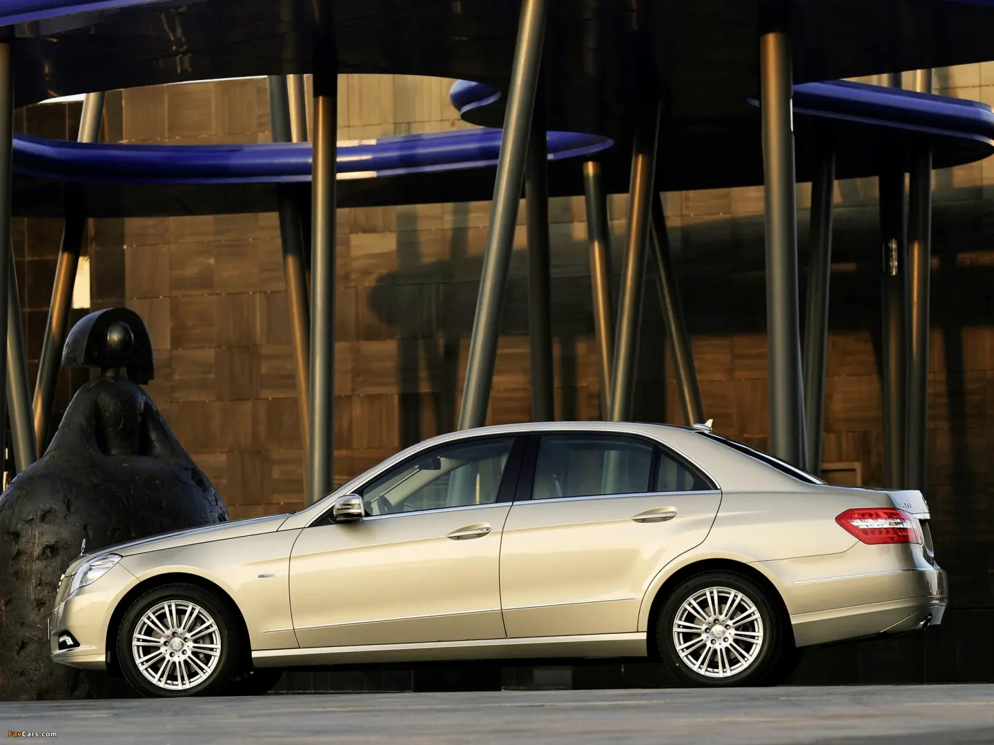 Mercedes-Benz  E 250 CGI Premium 3