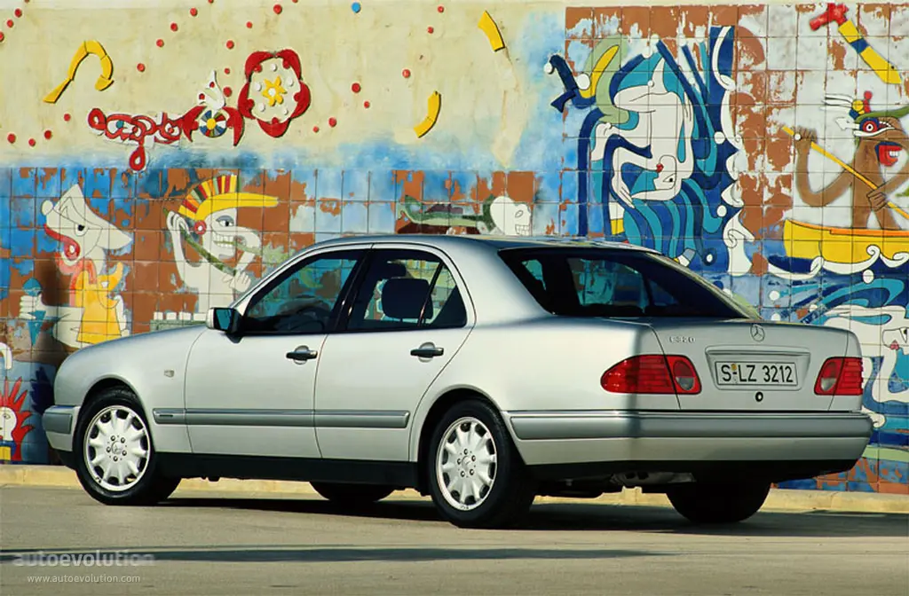 Mercedes-Benz  E 250 D Classic 5