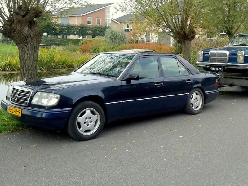 Mercedes-Benz  E 250 D Elegance 4