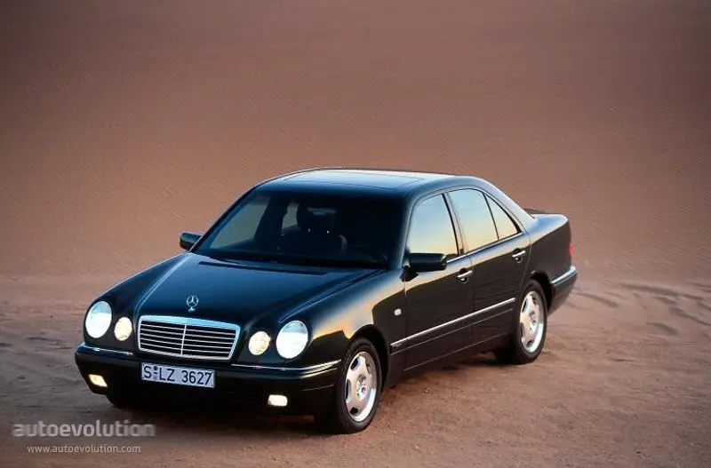 Mercedes-Benz  E 230 Elegance 2