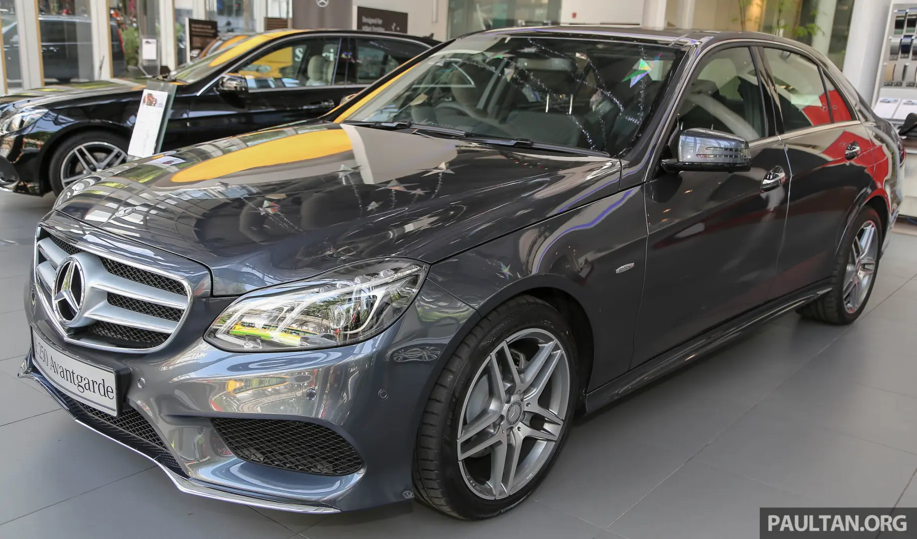 Mercedes-Benz  E 250 EditionE 2
