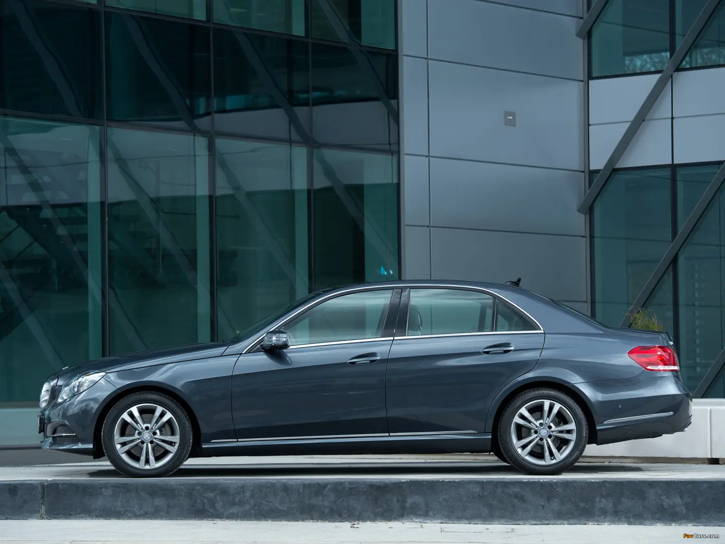 Mercedes-Benz  E 250 Elit 1