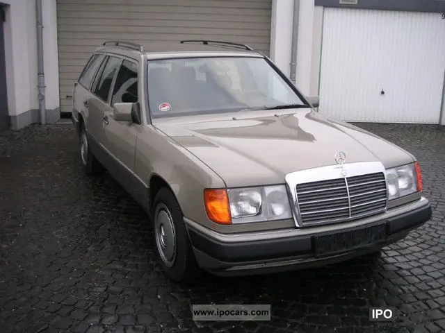 Mercedes-Benz  E 250 TD 2