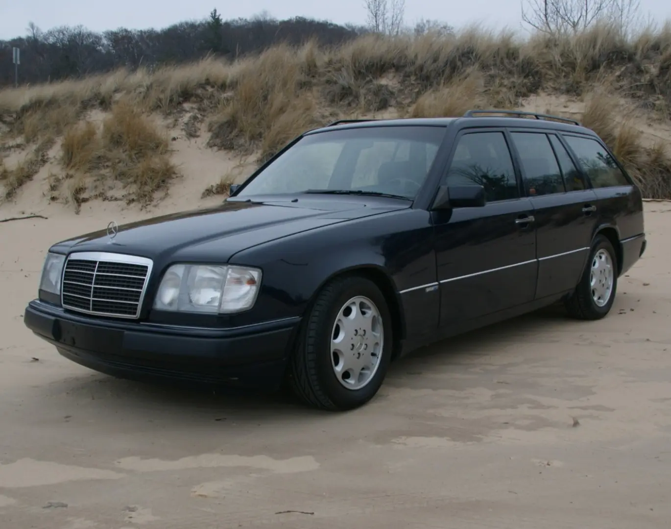 Mercedes-Benz  E 250 TD 6