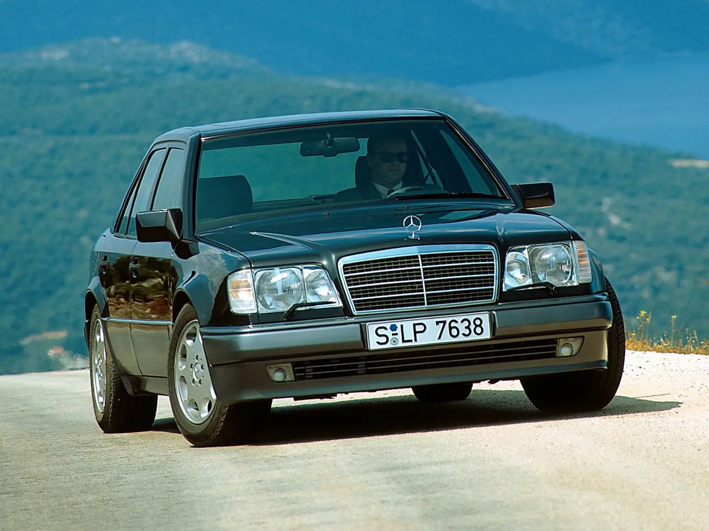 Mercedes-Benz  E 250 D Elegance 2
