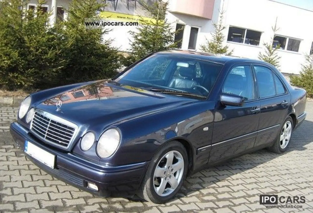Mercedes-Benz  E 250 TD Avantgarde 3