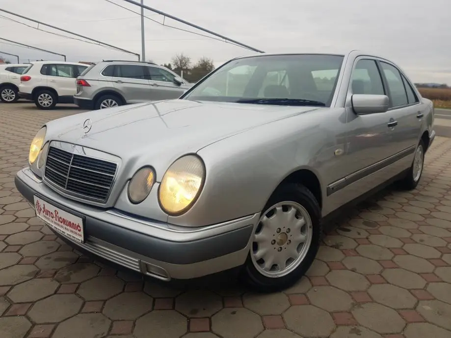 Mercedes-Benz  E 250 TD Elegance 0