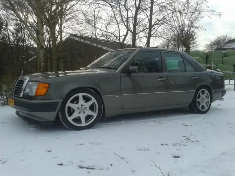 Mercedes-Benz  E 260 E 5