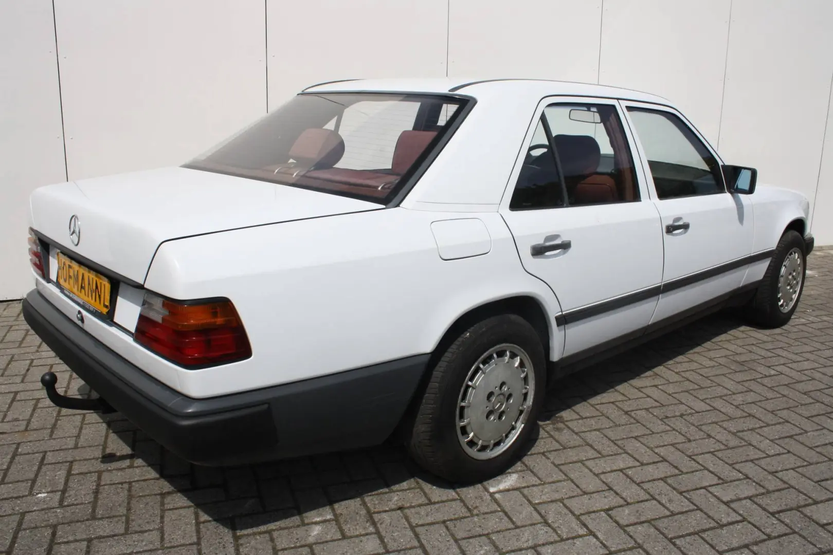 Mercedes-Benz  E 260 E 6