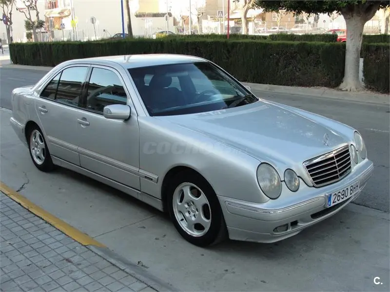 Mercedes-Benz  E 270 CDI Avantgarde 4