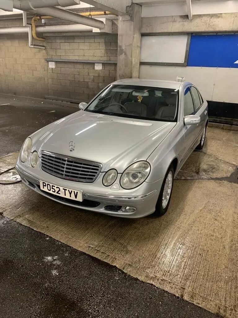 Mercedes-Benz  E 270 CDI Elegance 1