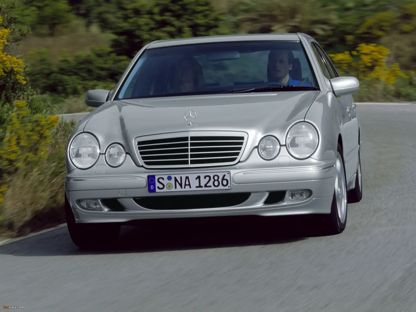Mercedes-Benz  E 270 CDI Elegance 0