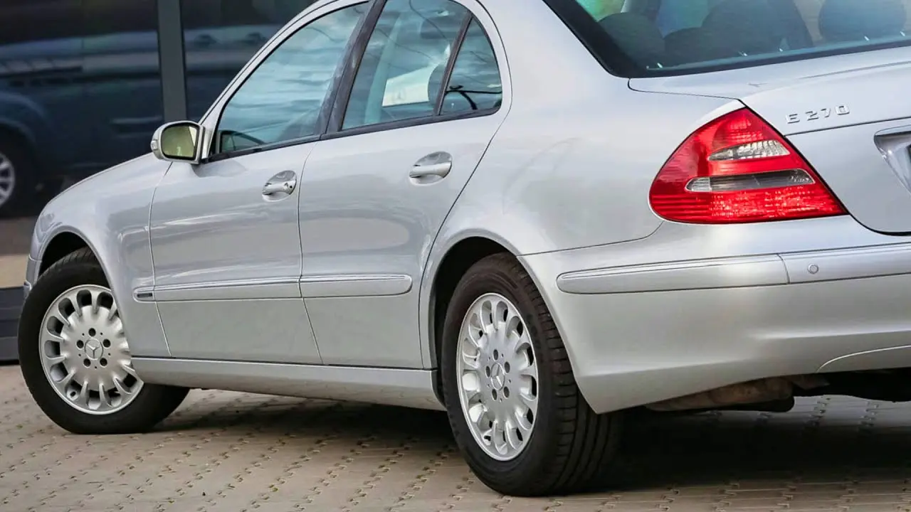 Mercedes-Benz  E 270 CDI Elegance 5