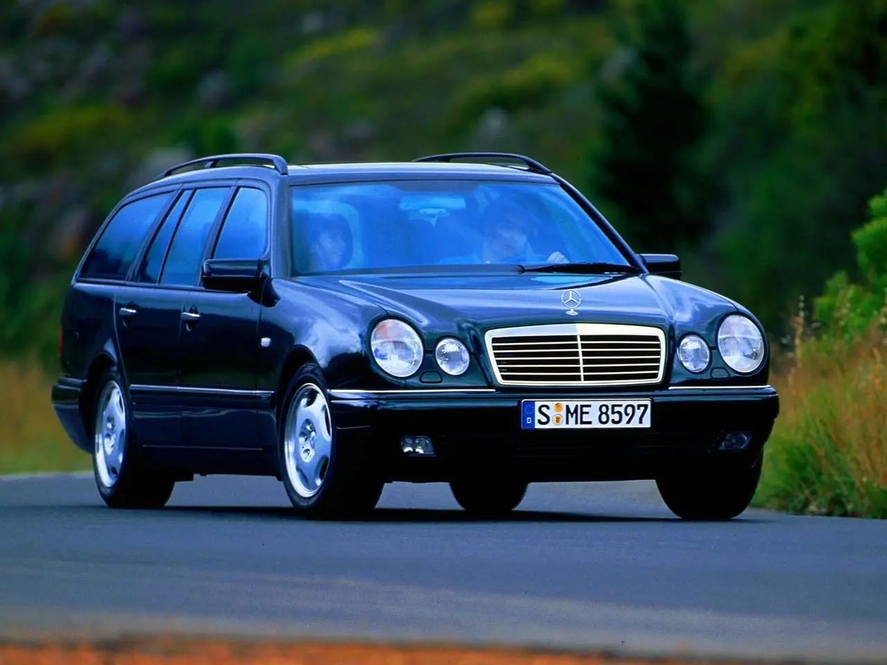 Mercedes-Benz  E 280 Avantgarde 1