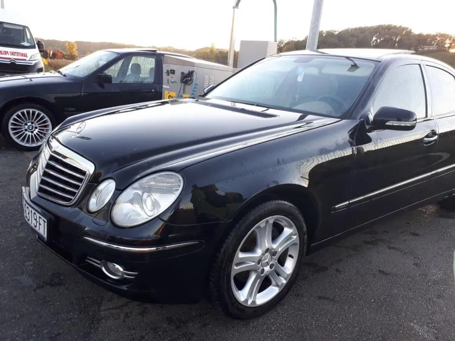 Mercedes-Benz  E 280 4Matic Classic 6