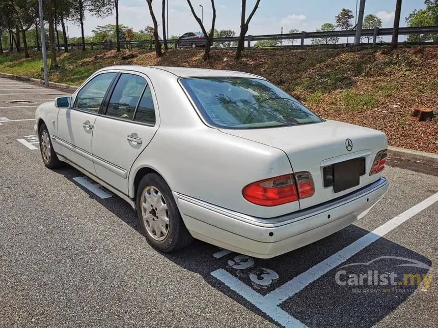 Mercedes-Benz  E 280 Avantgarde 6