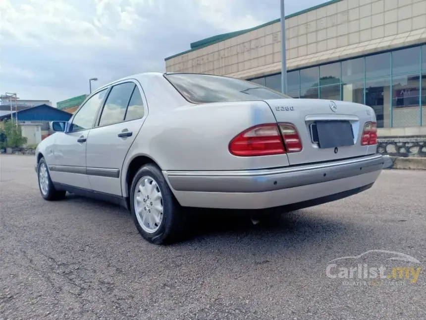 Mercedes-Benz  E 280 Avantgarde 1